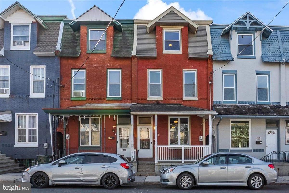 212 Chestnut Street