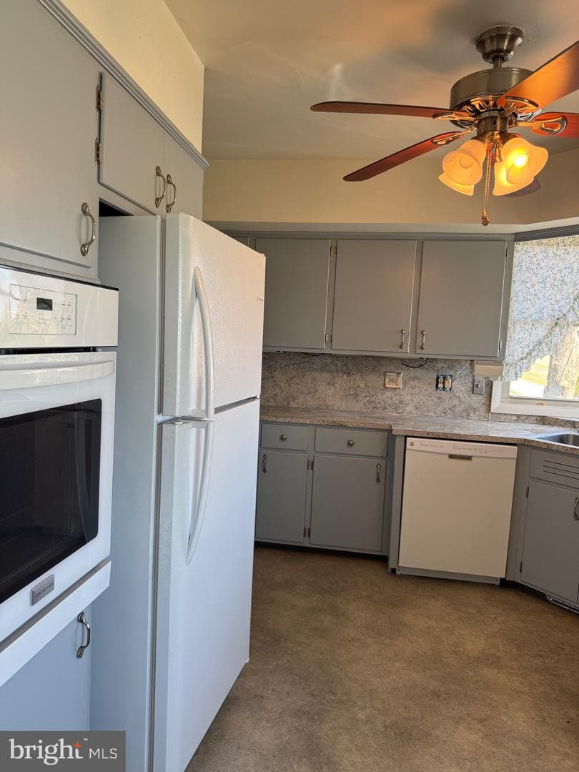 3319 Hillside Drive photo 5