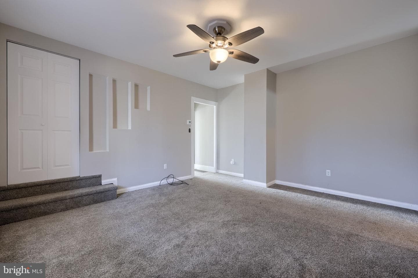 719 Hill Street photo 31