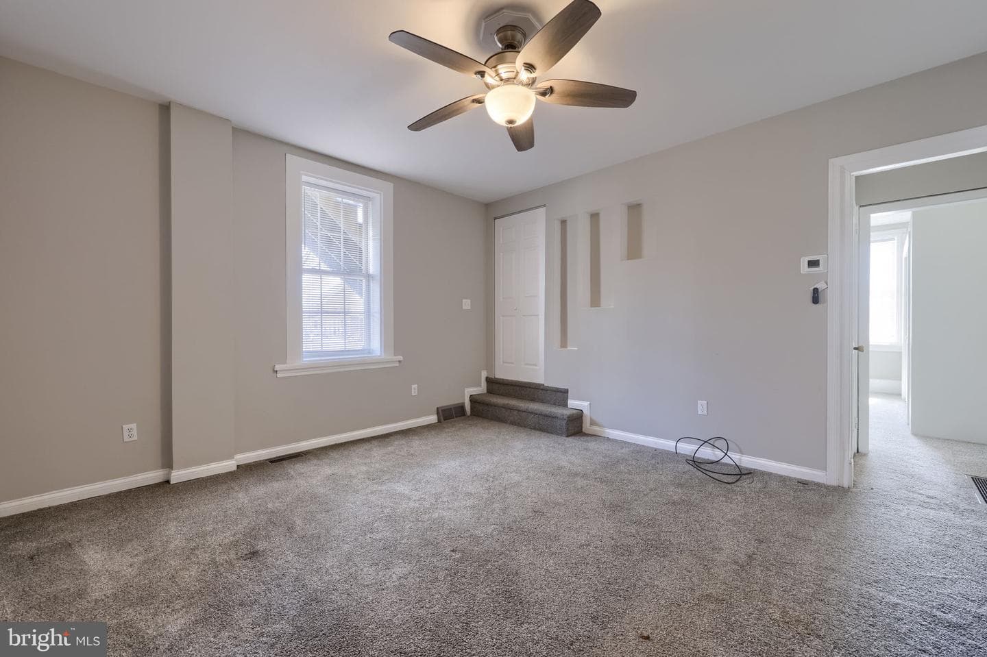719 Hill Street photo 32