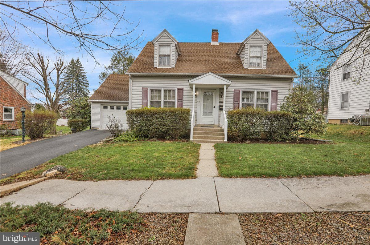 618 Smith Avenue photo 2