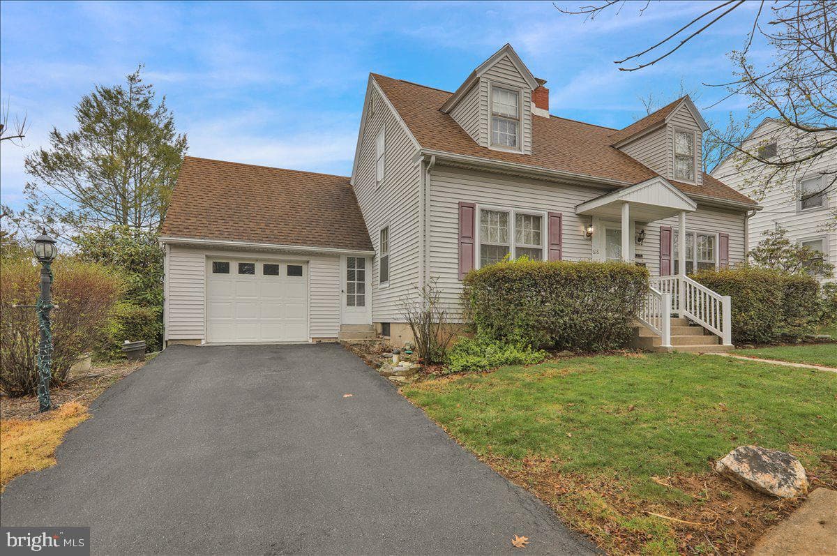 618 Smith Avenue photo 3