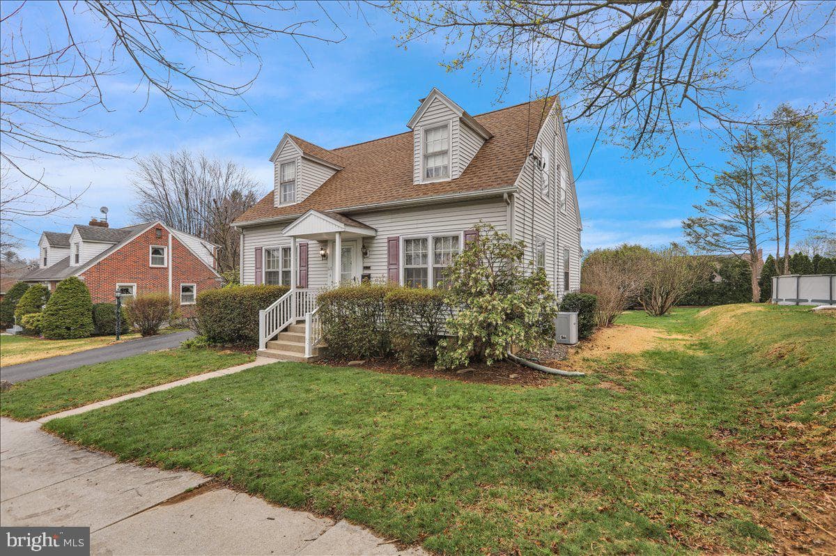 618 Smith Avenue photo 4