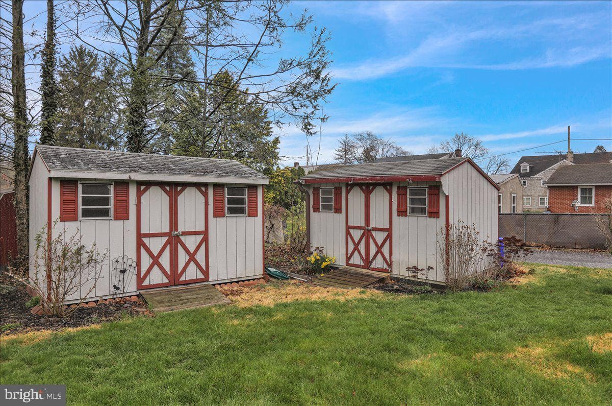 618 Smith Avenue photo 43