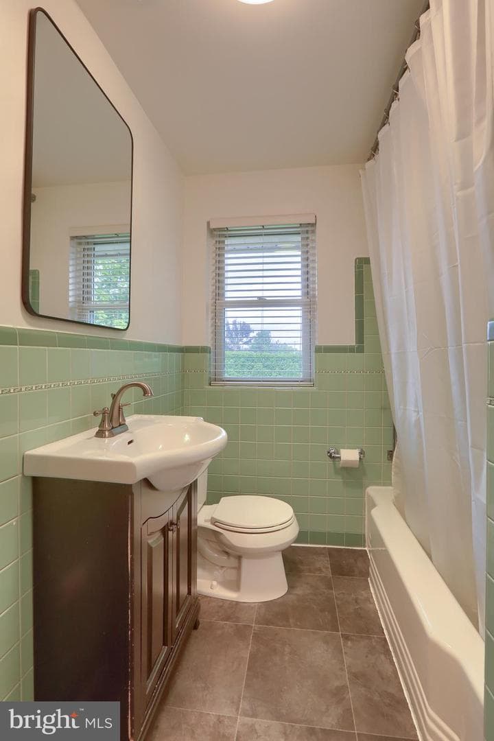 702 S 1st Avenue photo 15