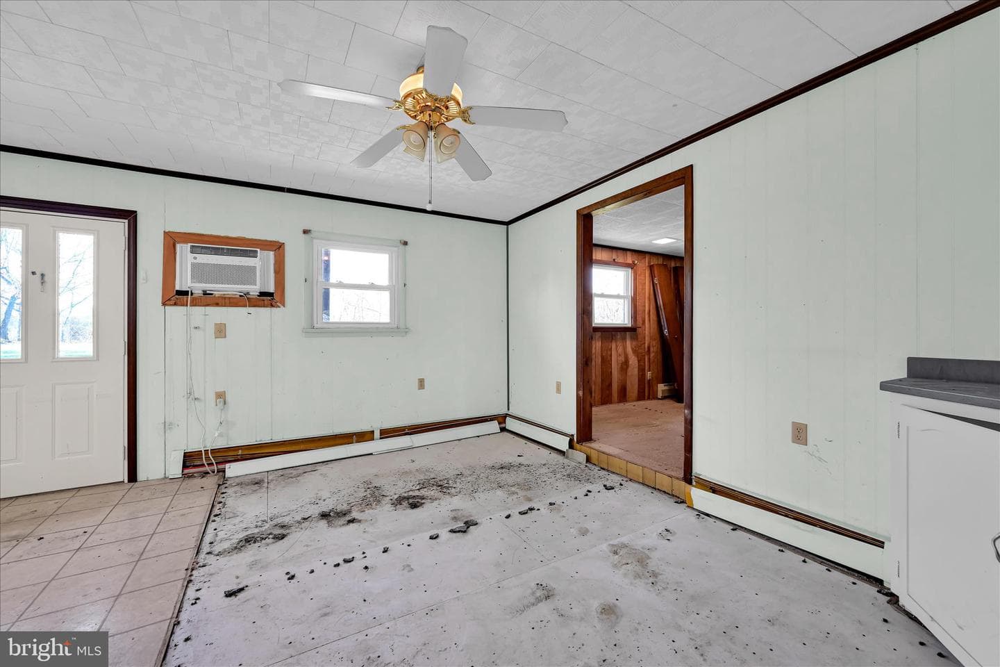 83 Silvertown Road photo 10