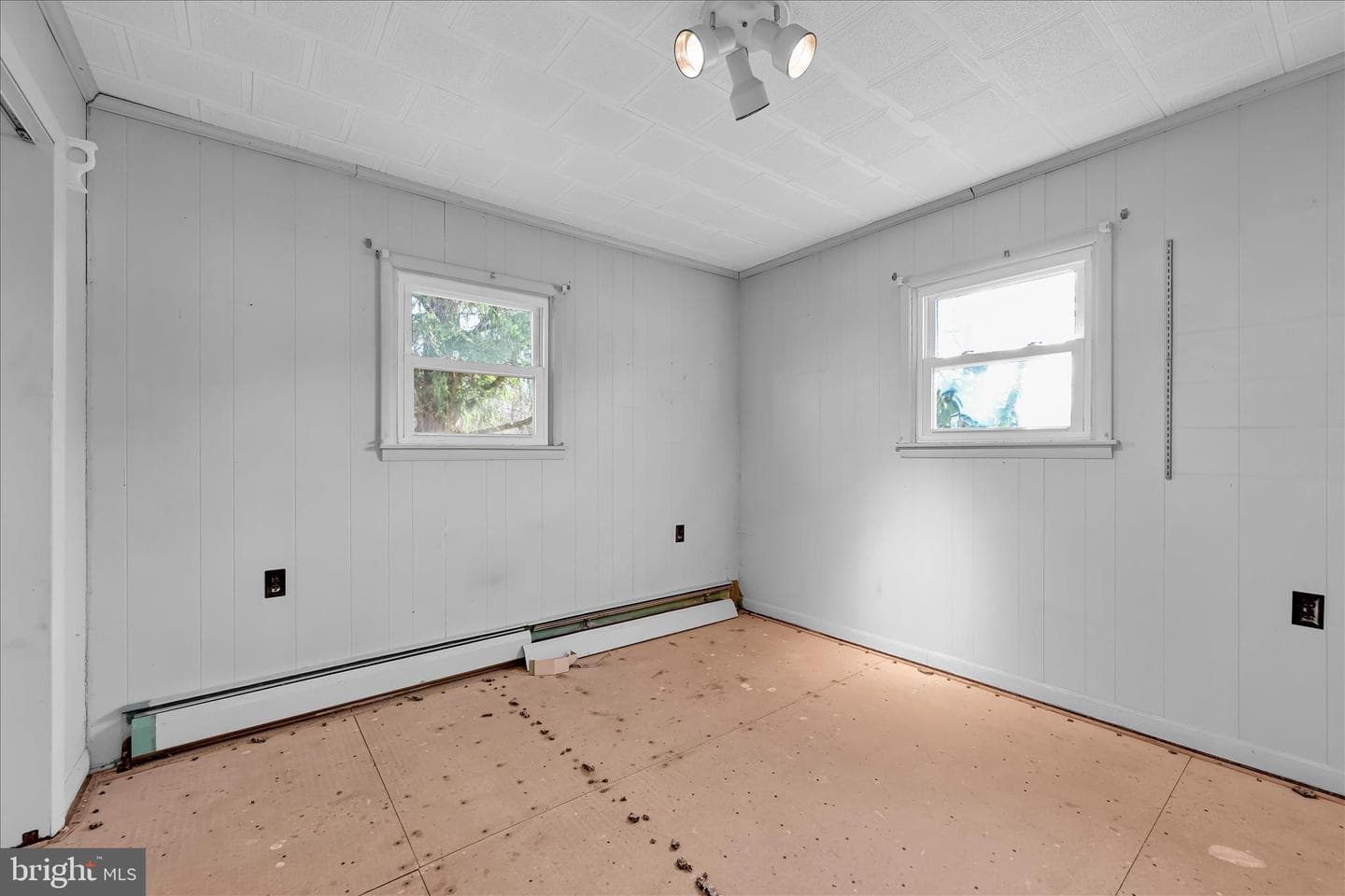 83 Silvertown Road photo 19