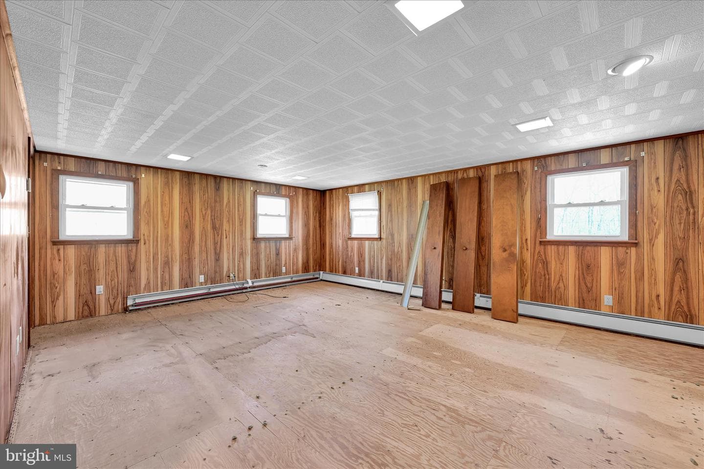 83 Silvertown Road photo 26