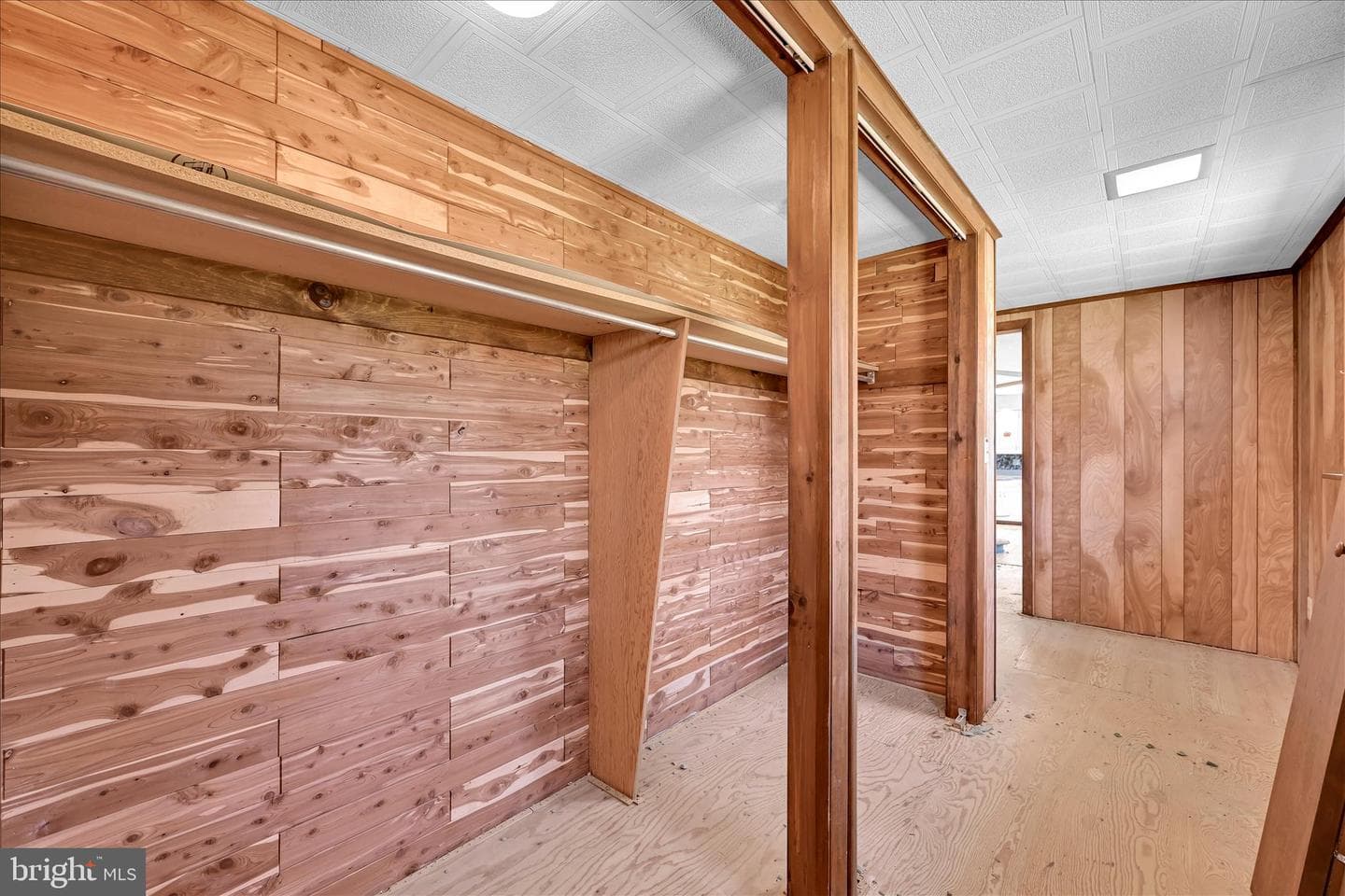 83 Silvertown Road photo 27