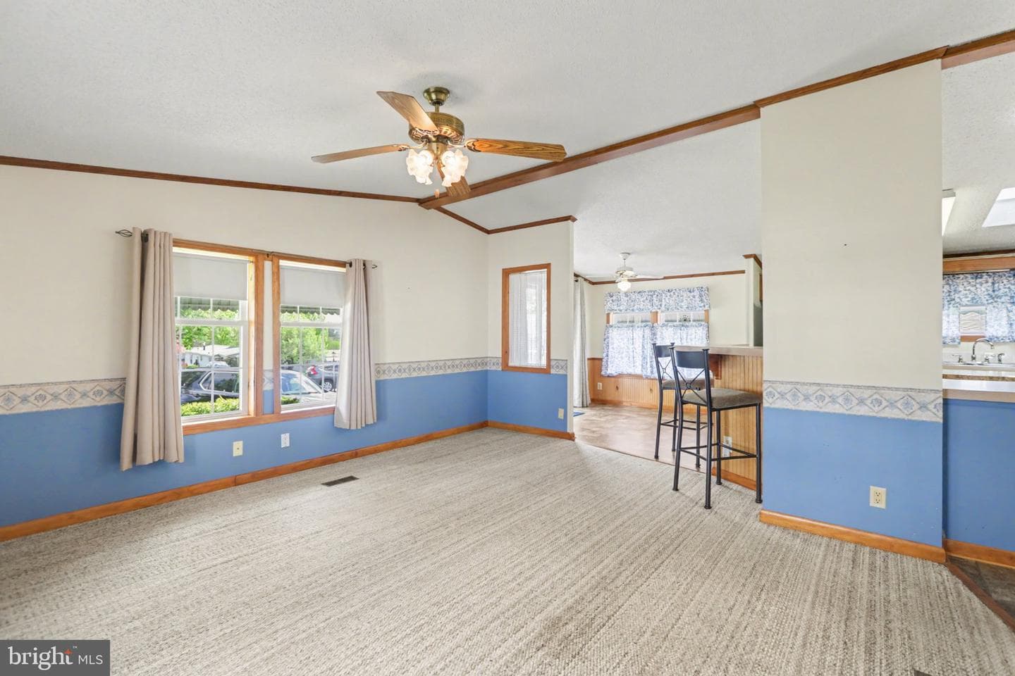 374 W Cedar Street photo 10