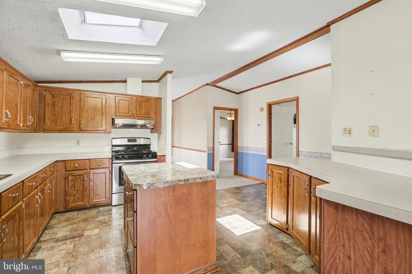 374 W Cedar Street photo 11