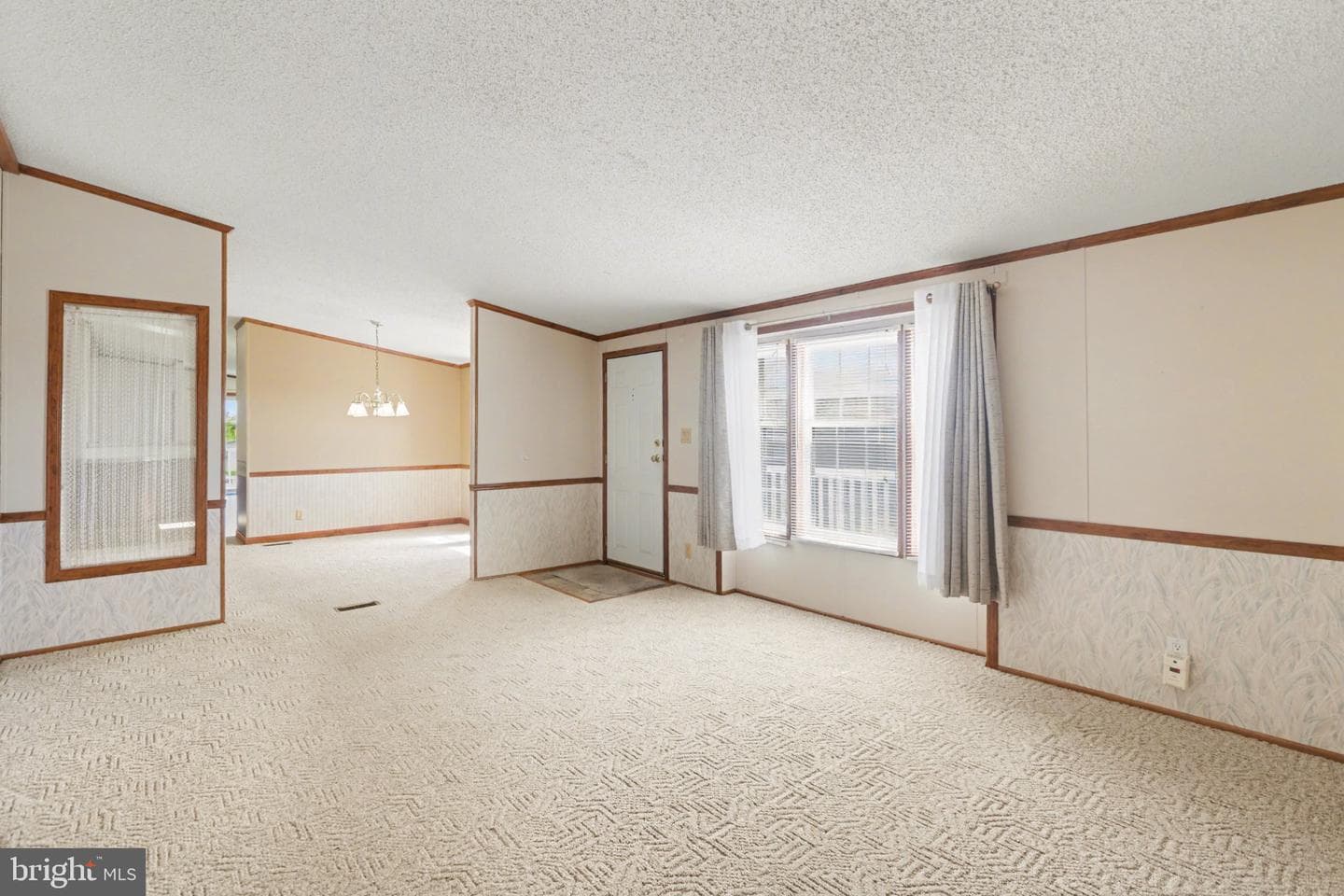 374 W Cedar Street photo 19