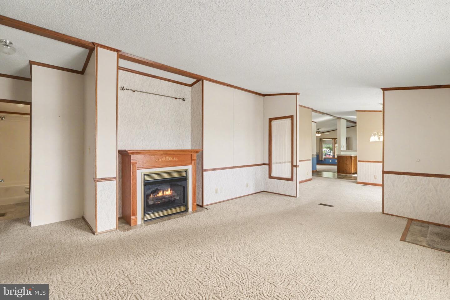 374 W Cedar Street photo 20