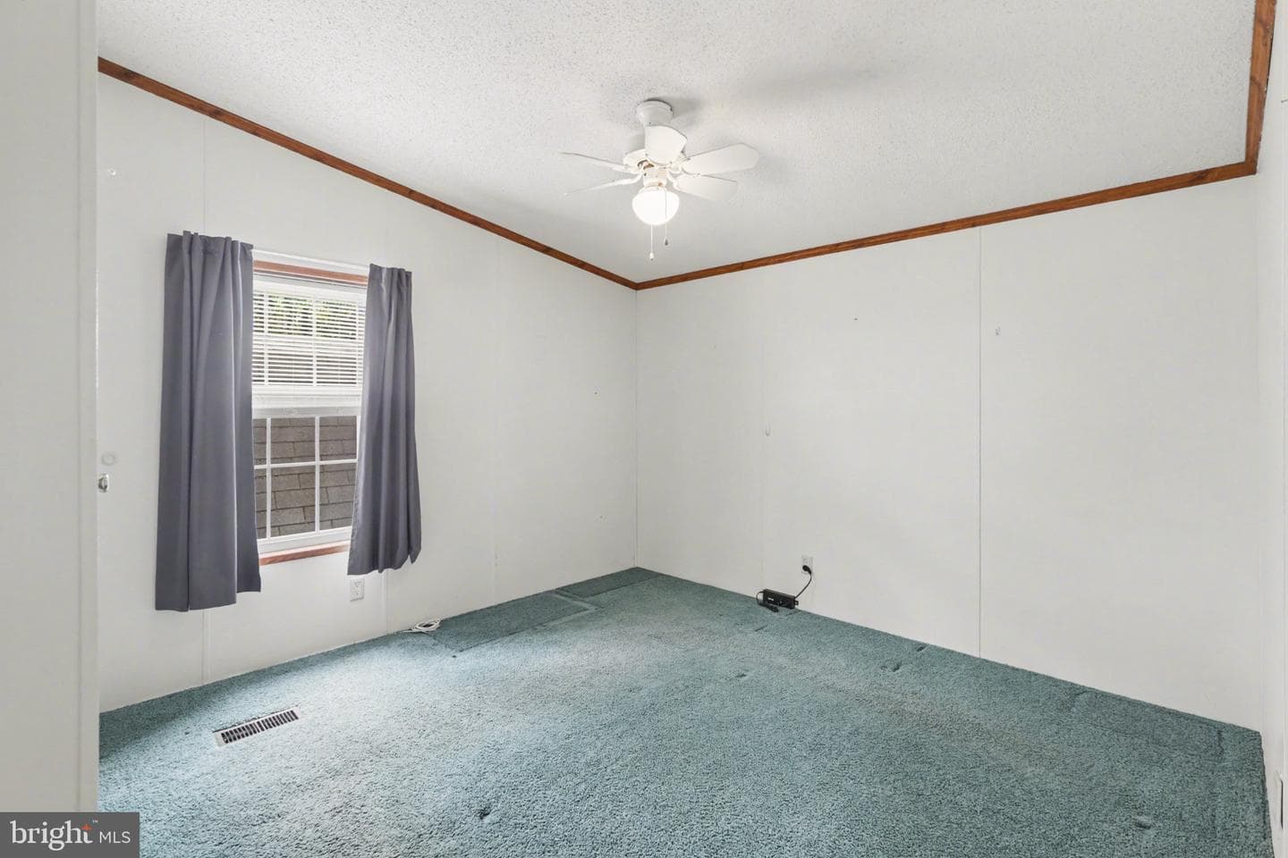 374 W Cedar Street photo 23