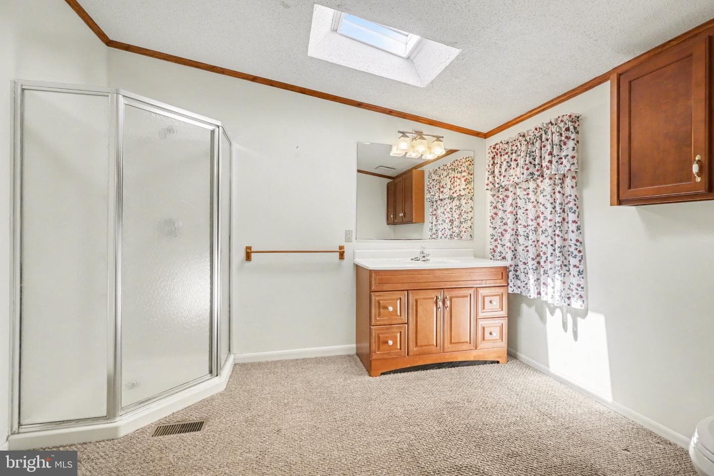 374 W Cedar Street photo 28