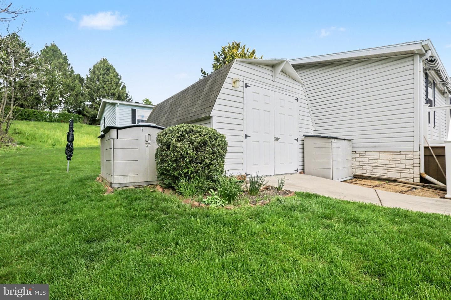 374 W Cedar Street photo 36