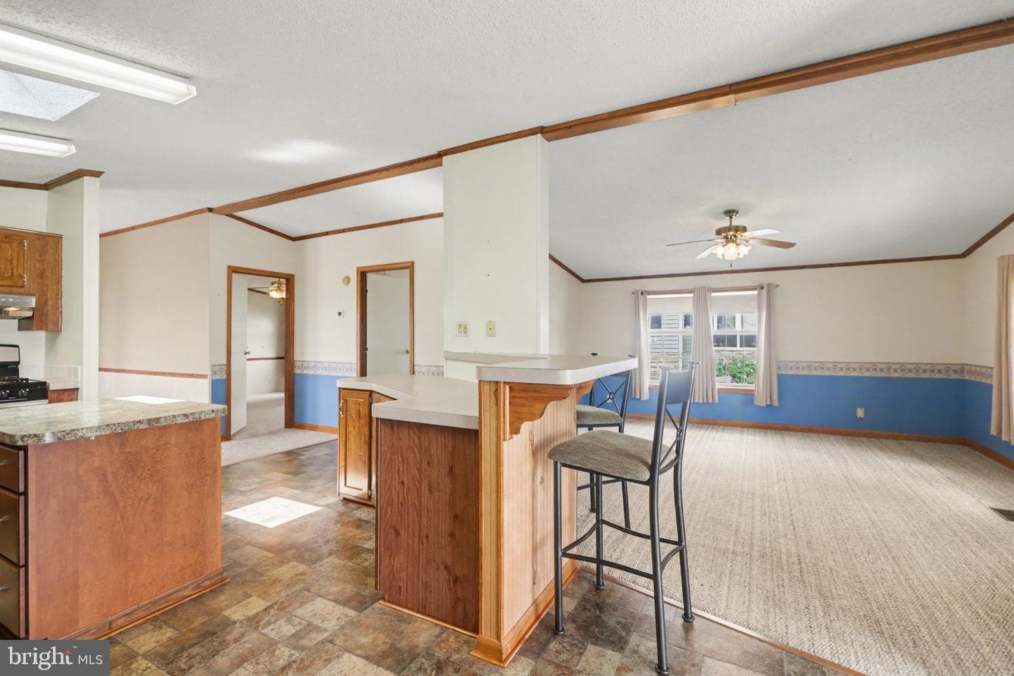 374 W Cedar Street photo 6