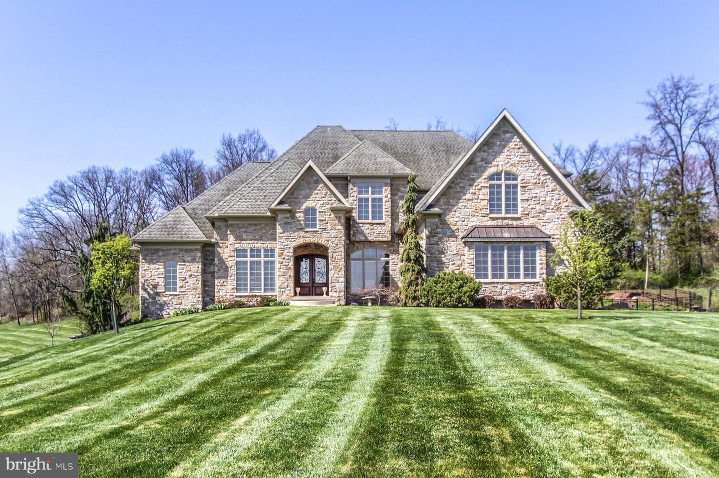 5683 Gingrich Road photo 2