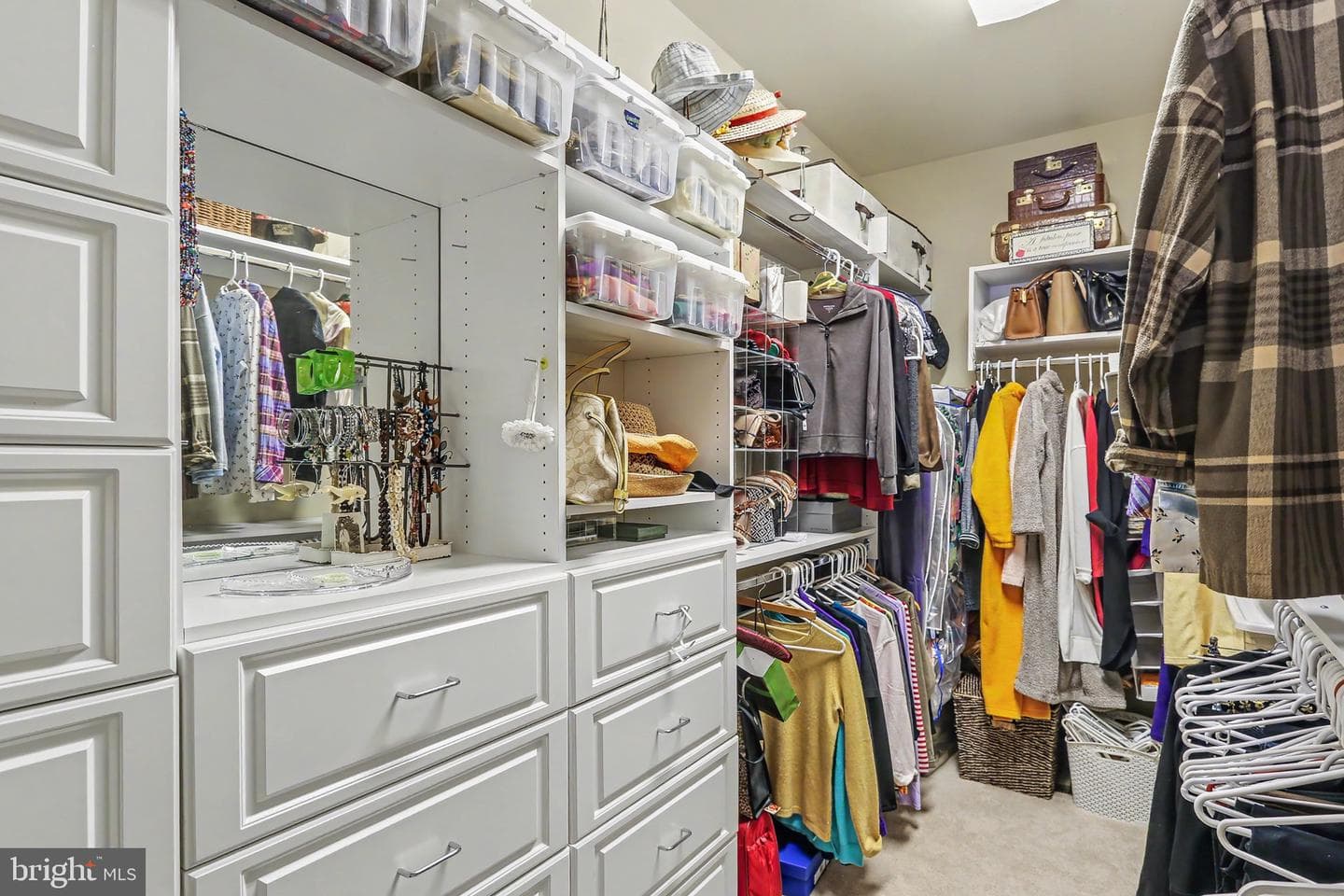 844 Victoria Lane photo 30