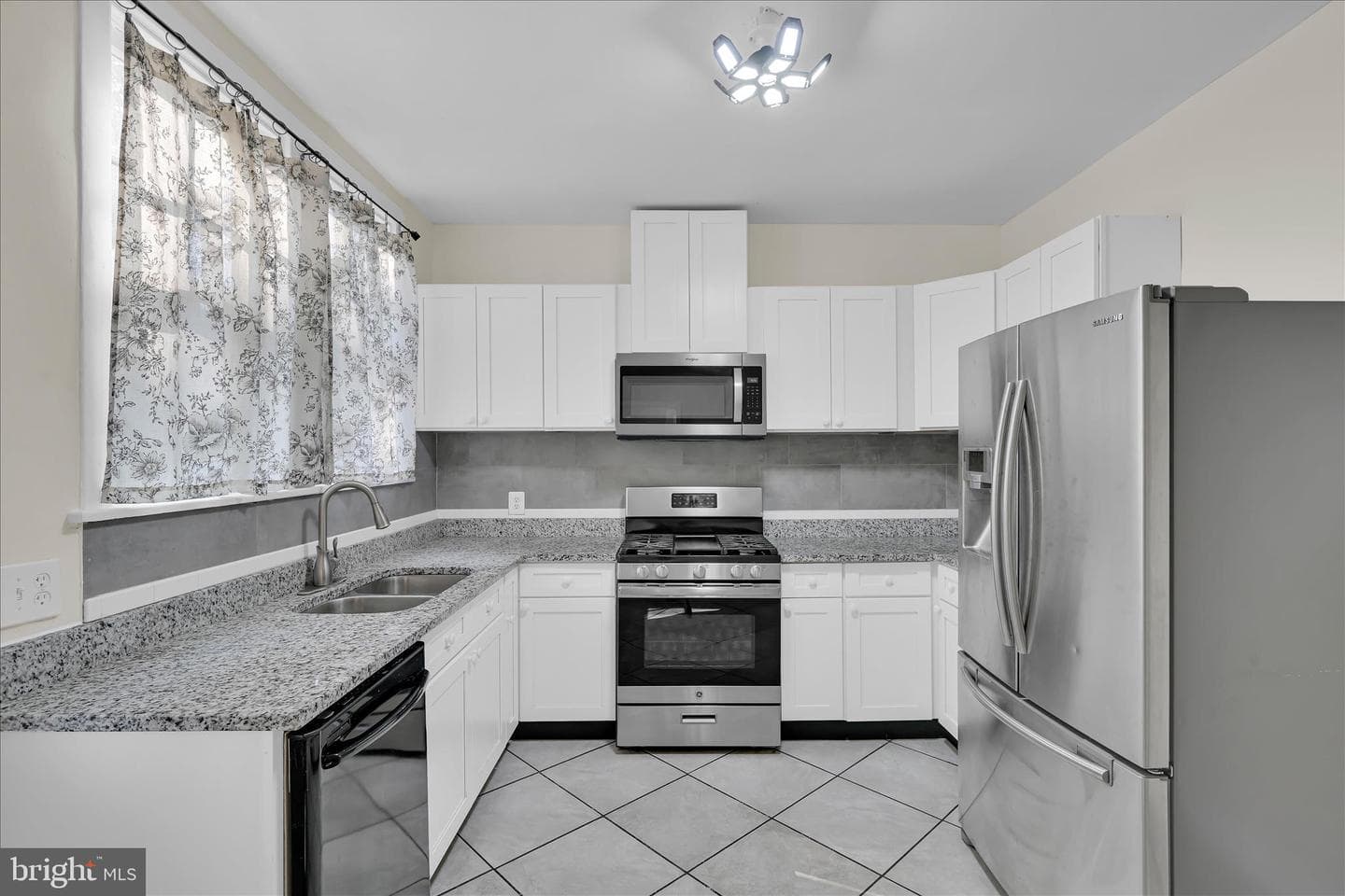 214 S Lincoln Avenue photo 11