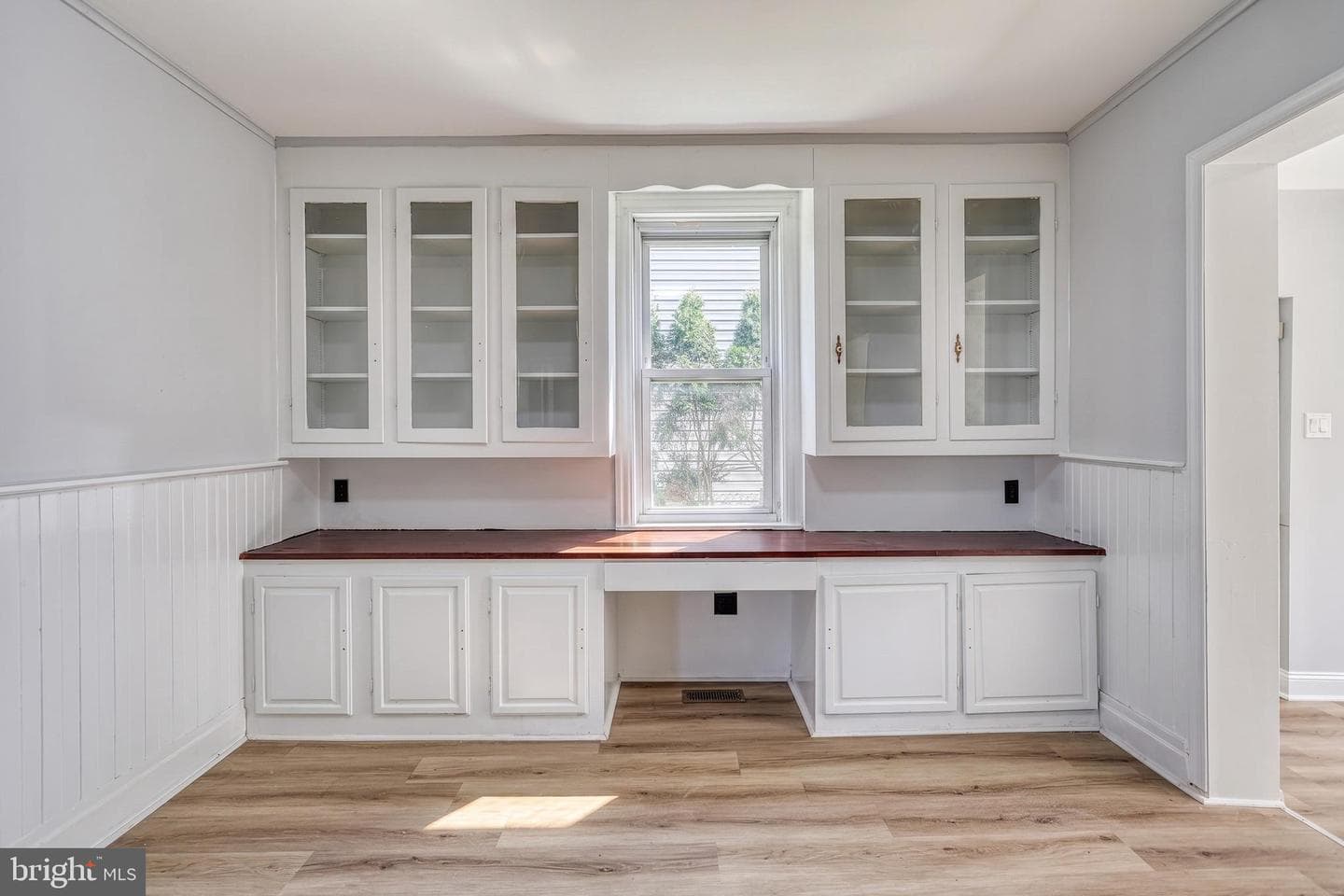 945 Cornwall Road photo 14