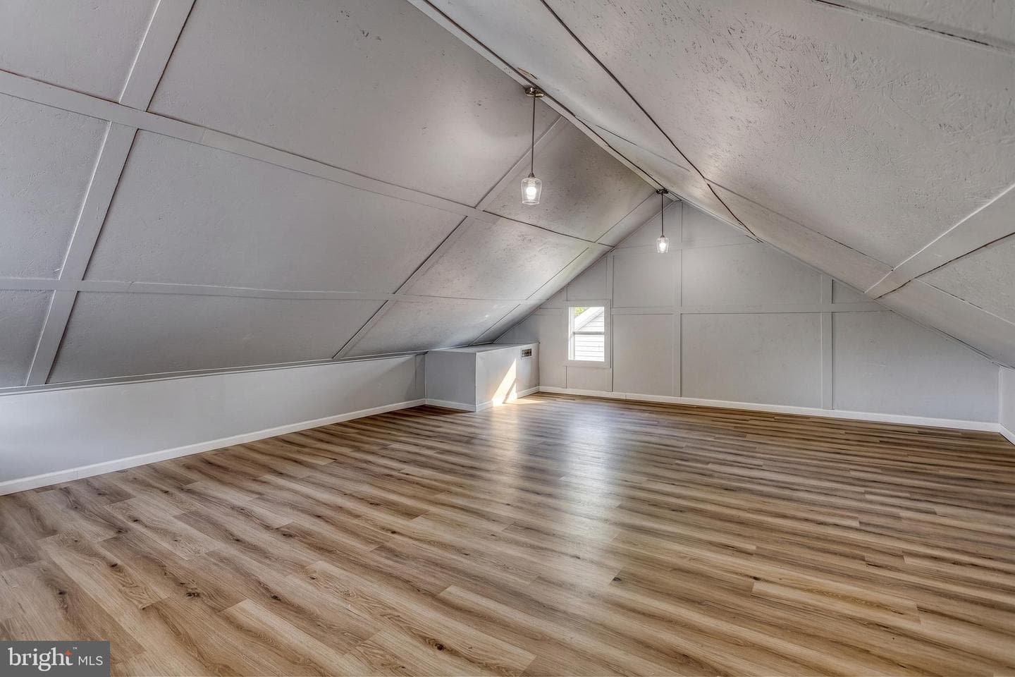 945 Cornwall Road photo 38