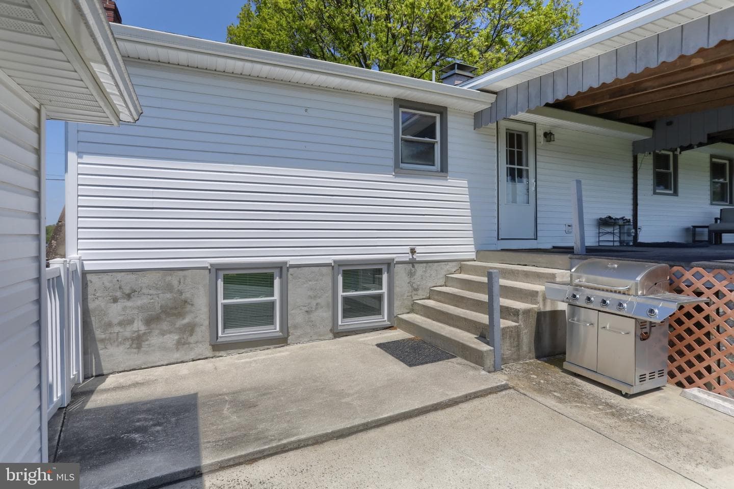 530 E Rosebud Road photo 25