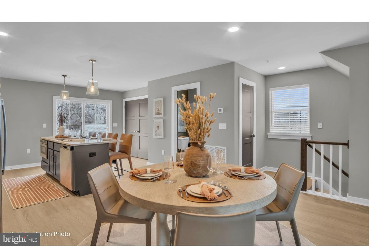 310 Flora Boulevard photo 3