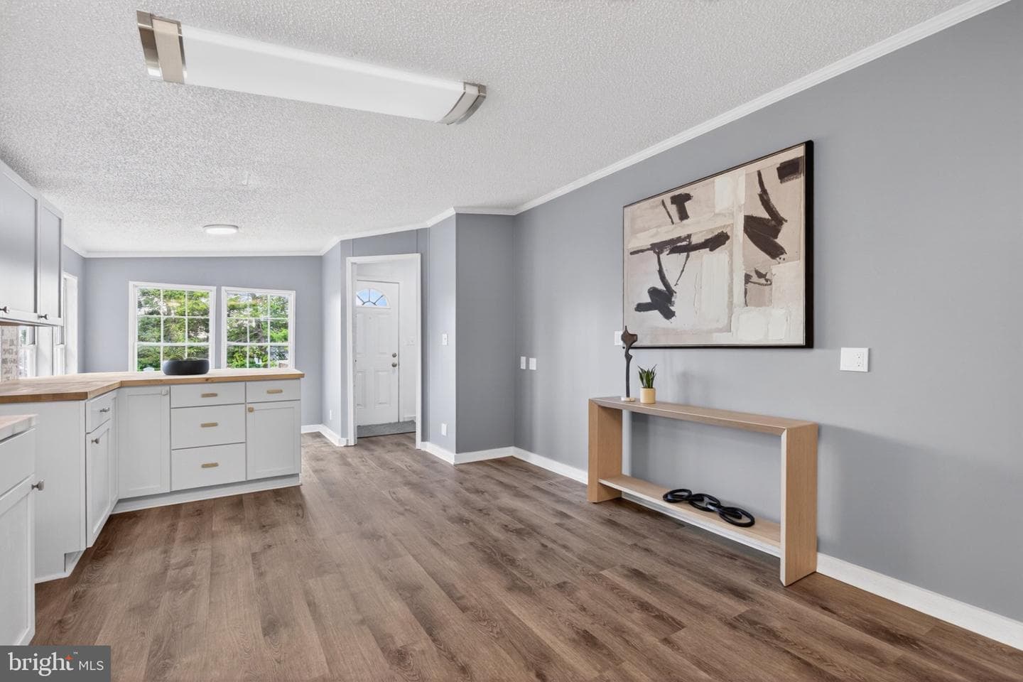 684 W Cedar Street photo 11