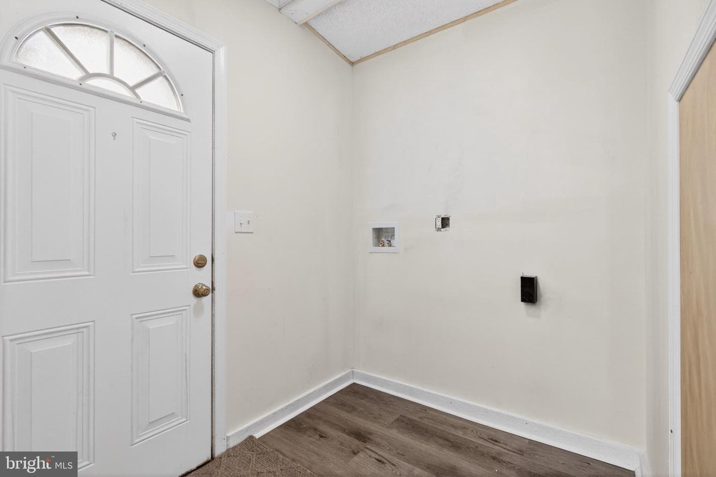 684 W Cedar Street photo 14