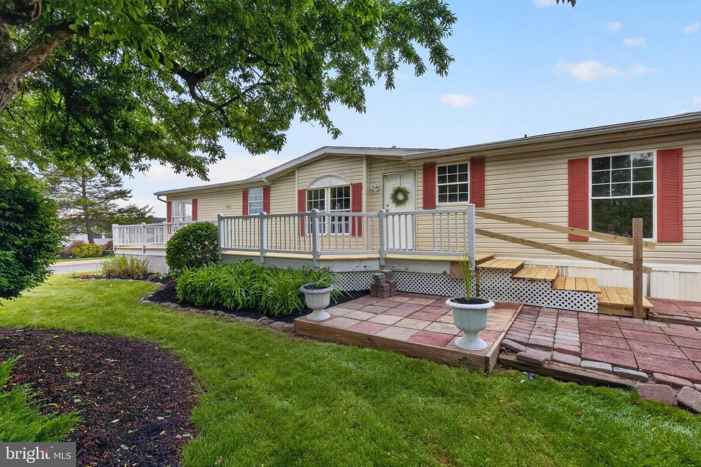 684 W Cedar Street photo 3