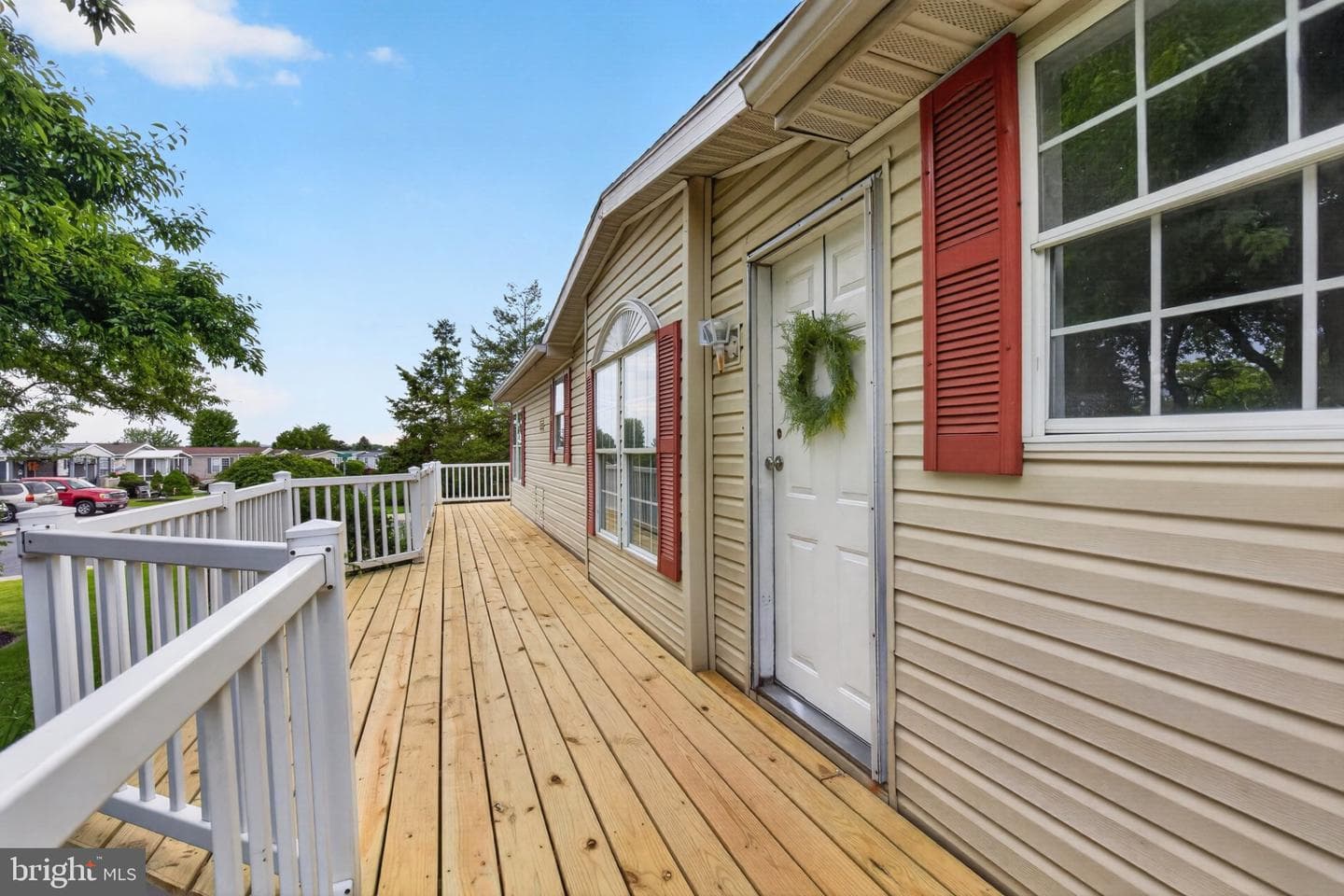 684 W Cedar Street photo 4