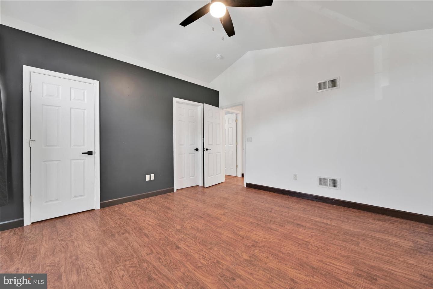 1535 Sholly Avenue photo 15