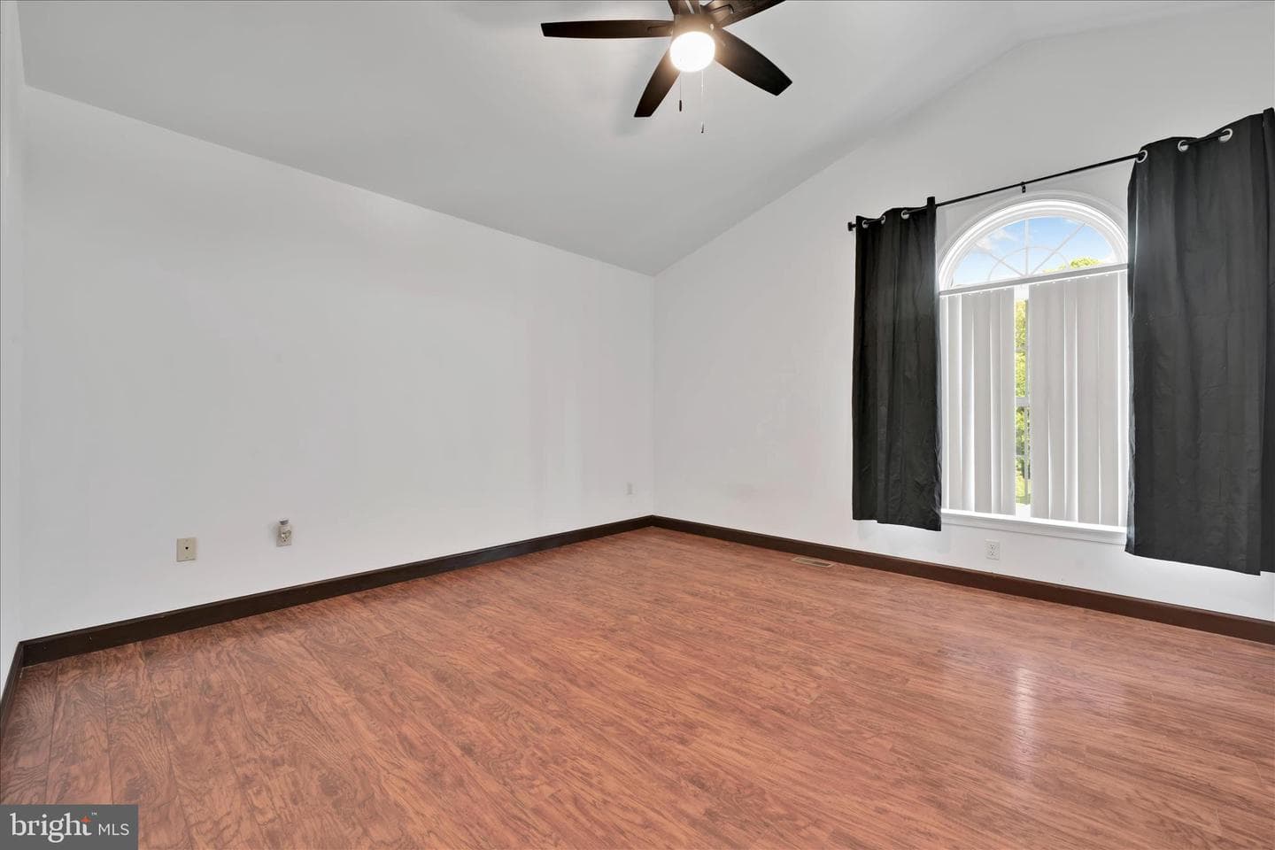 1535 Sholly Avenue photo 19