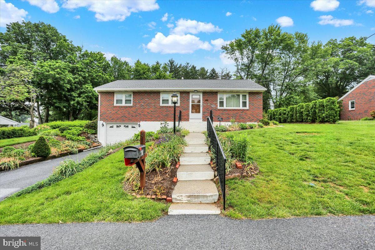 41 Jayann Drive photo 1