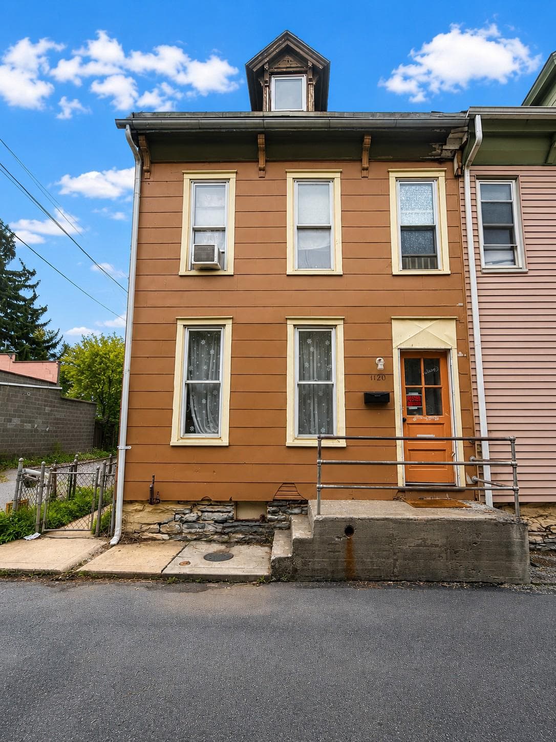 1120 Walton Street, Lebanon