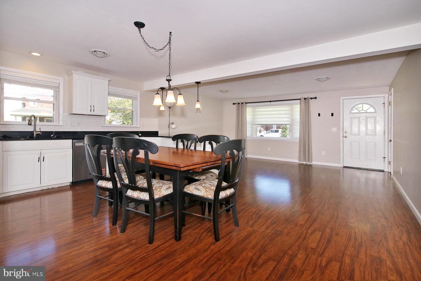 1634 Elm St photo 10