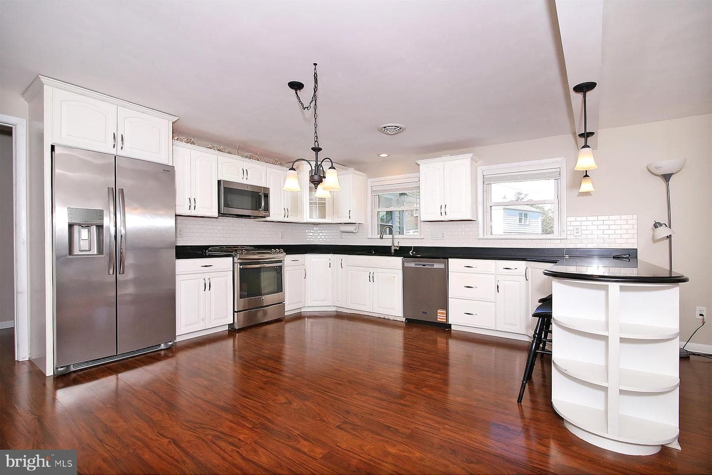 1634 Elm St photo 9