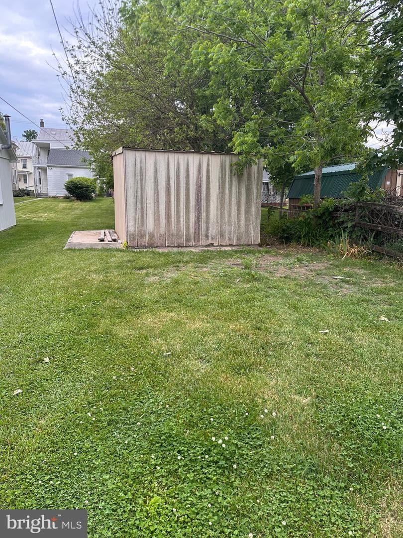 136 N Railroad Street photo 21