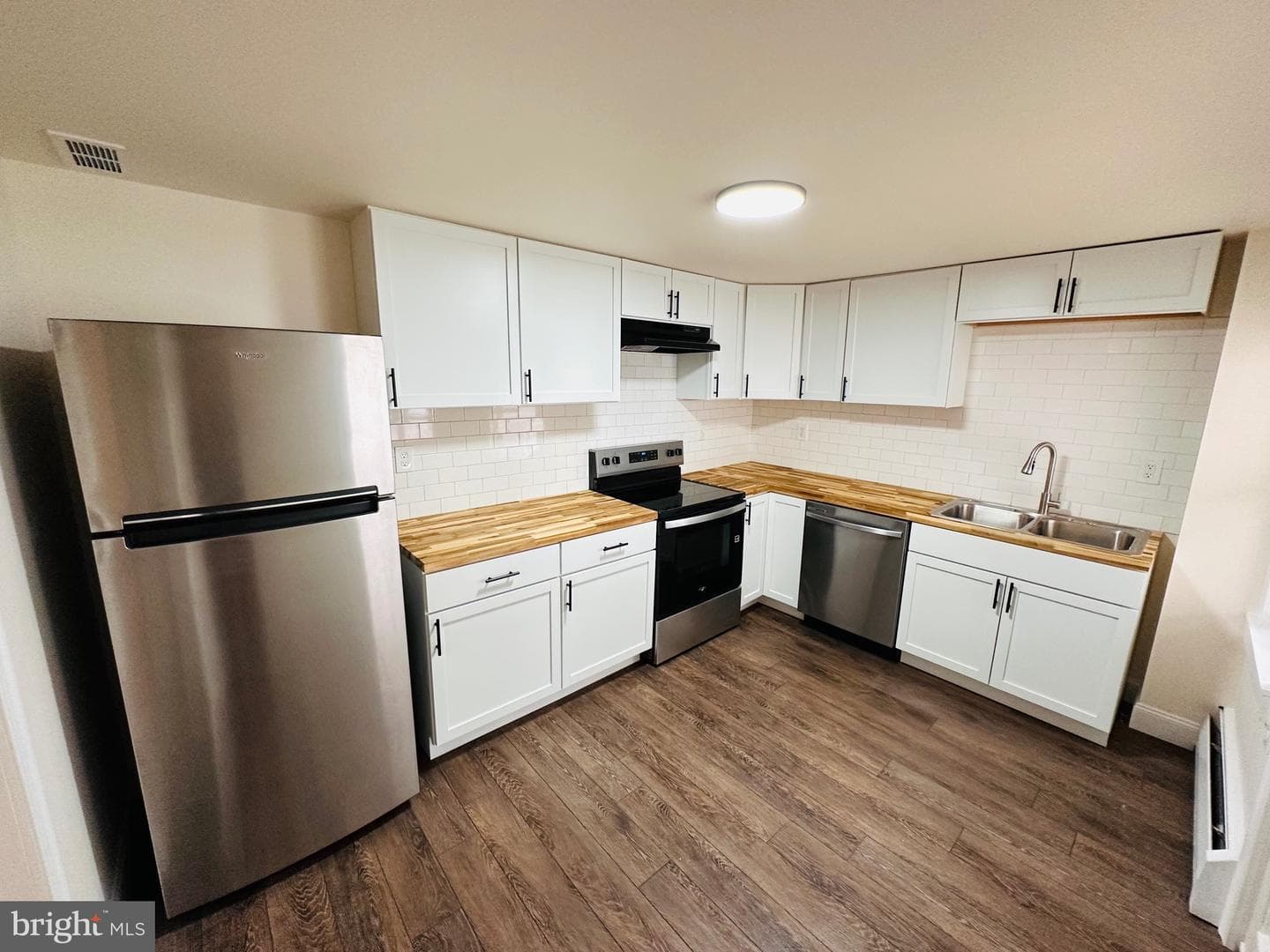 136 N Railroad Street photo 6