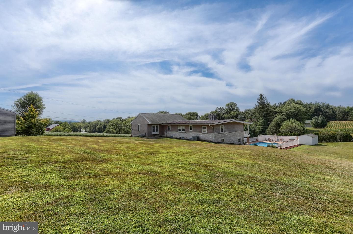 535 E Kercher Avenue photo 4