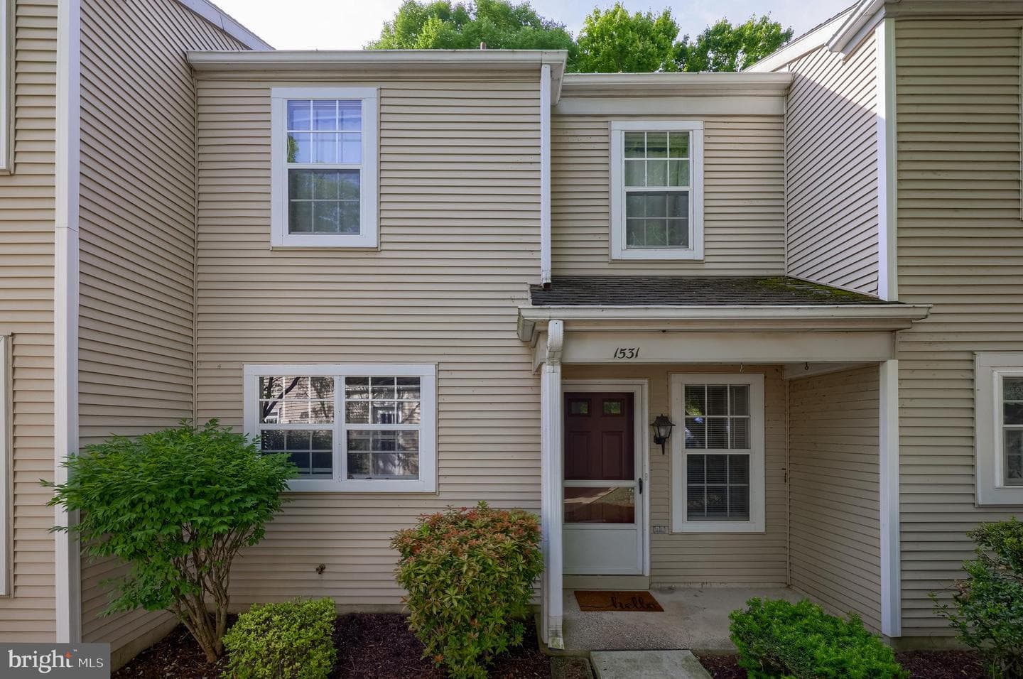 1531 Cambridge Court photo 2