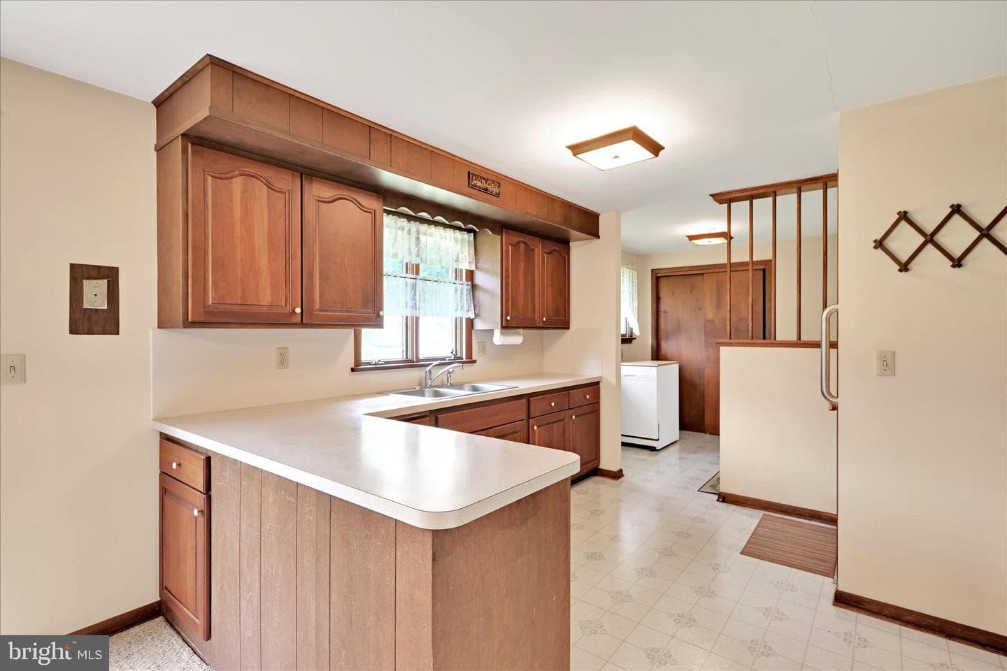 109 Spruce Street photo 8