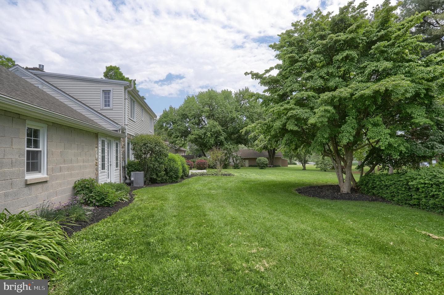 235 Narrows Drive photo 68