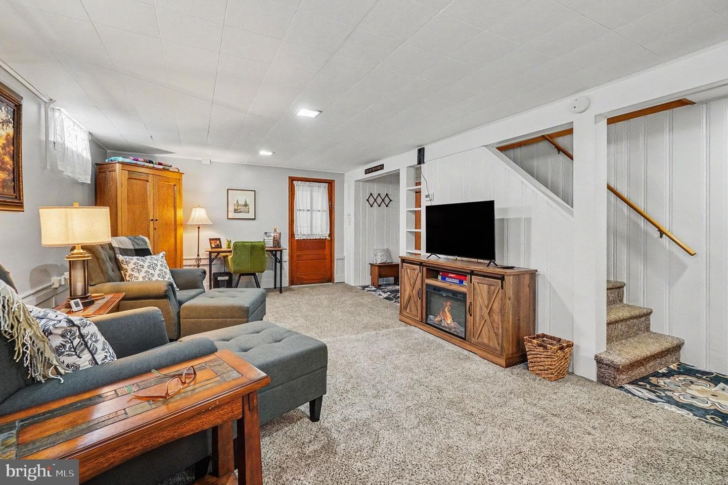 118 E Queen Street photo 23
