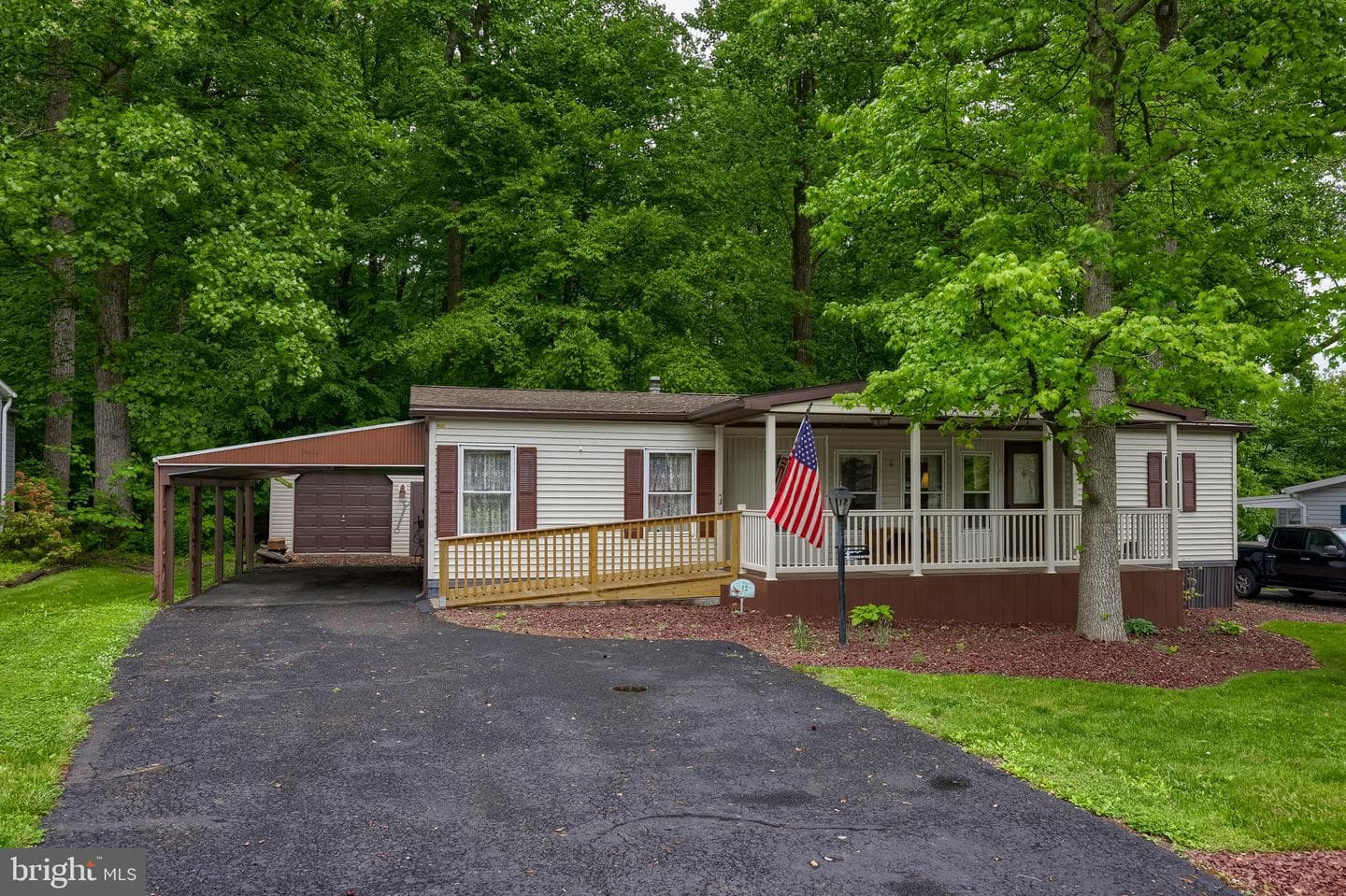 12 Poplar Drive photo 3