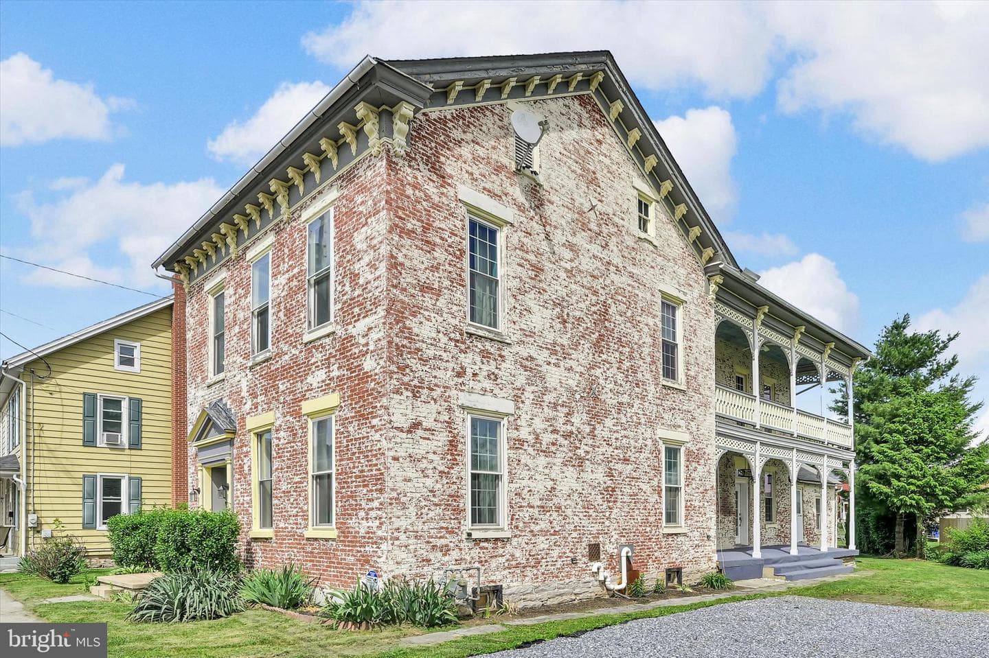 6 N Race Street