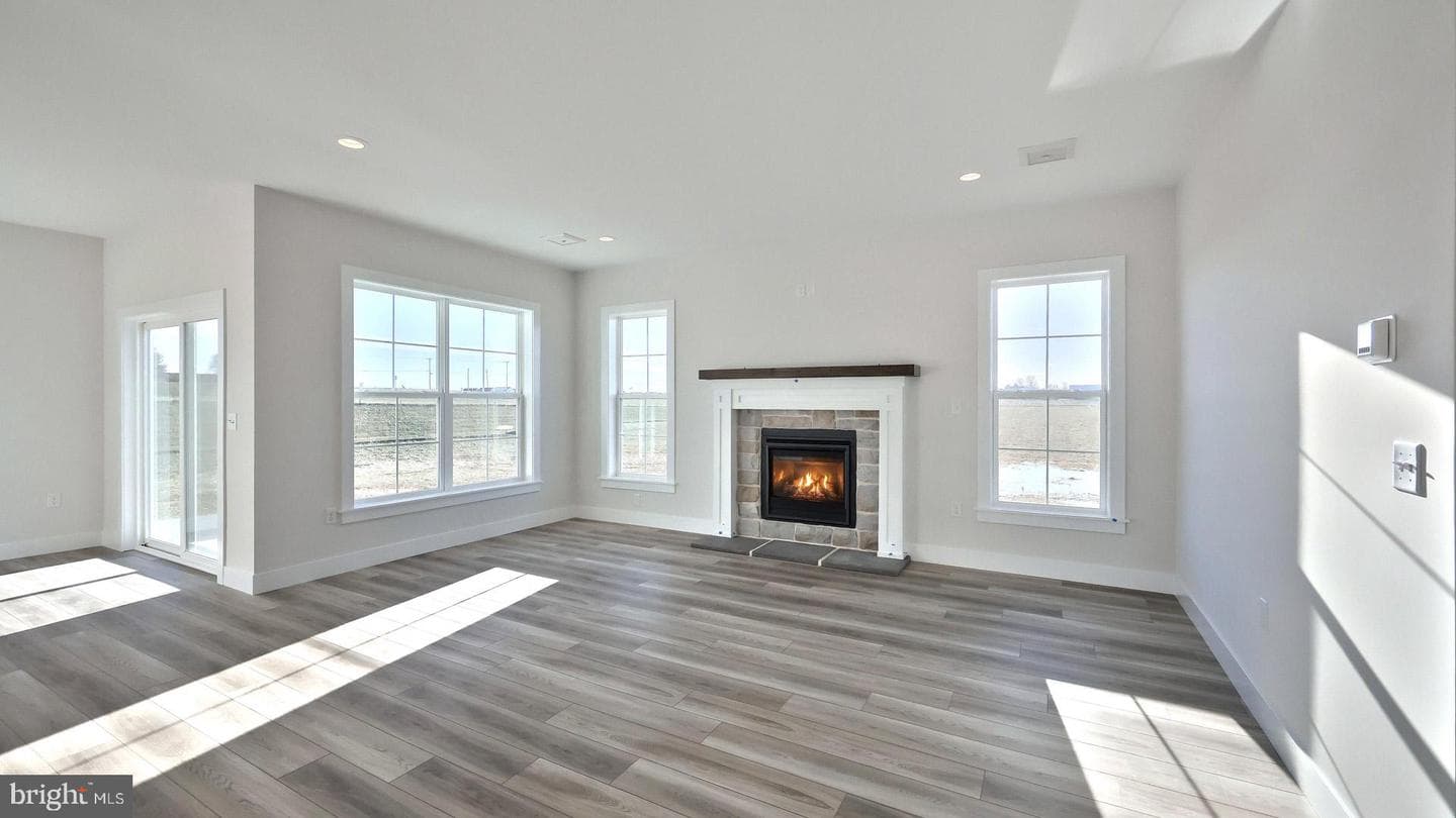 35 Canterbury Lane photo 19