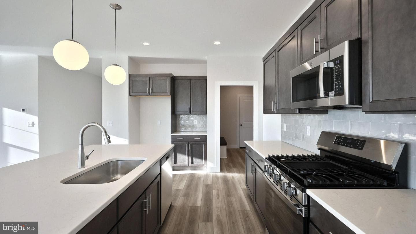 35 Canterbury Lane photo 24