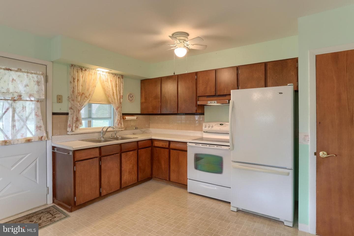 311 Poplar Street photo 11